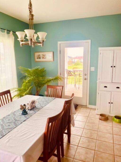 Sunny Delight - Sleeps 10 - Generous Space! Bolivar Peninsula المظهر الخارجي الصورة