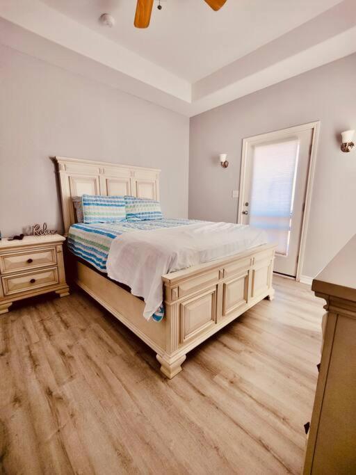 Sunny Delight - Sleeps 10 - Generous Space! Bolivar Peninsula المظهر الخارجي الصورة