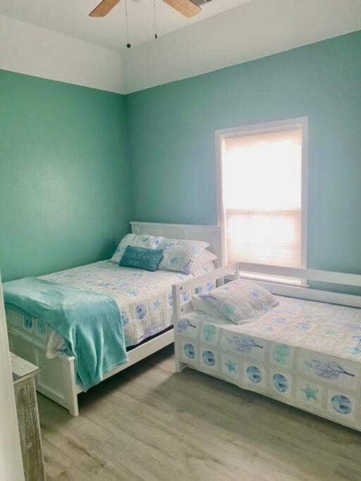 Sunny Delight - Sleeps 10 - Generous Space! Bolivar Peninsula المظهر الخارجي الصورة